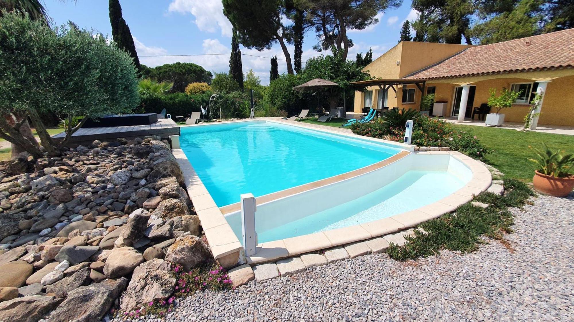 Villa Spacieuse A Beziers Avec Piscine Privee Et Jacuzzi Exterior photo