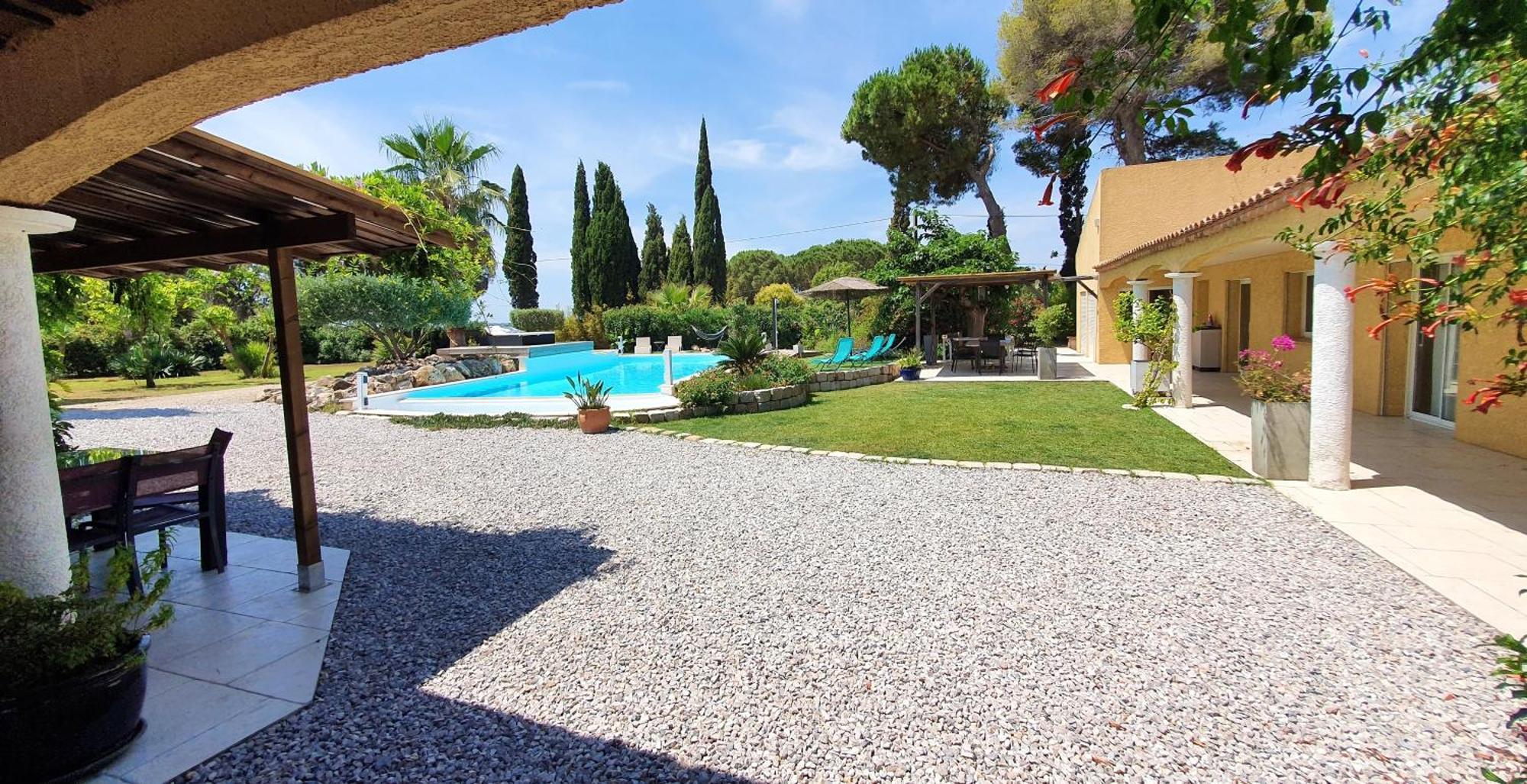 Villa Spacieuse A Beziers Avec Piscine Privee Et Jacuzzi Exterior photo